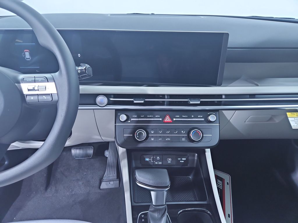 2026 Hyundai Tucson SE photo 16