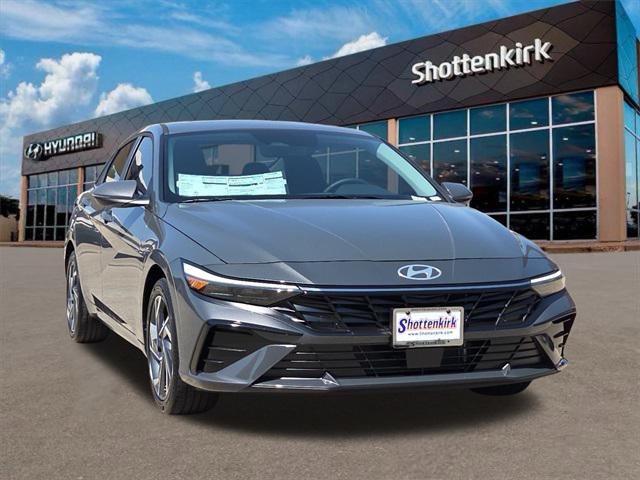 2025 Hyundai Elantra Hybrid Limited photo 3