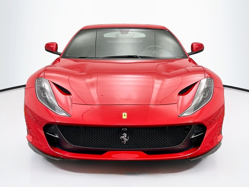 2019 Ferrari 812 Superfast Base photo 2