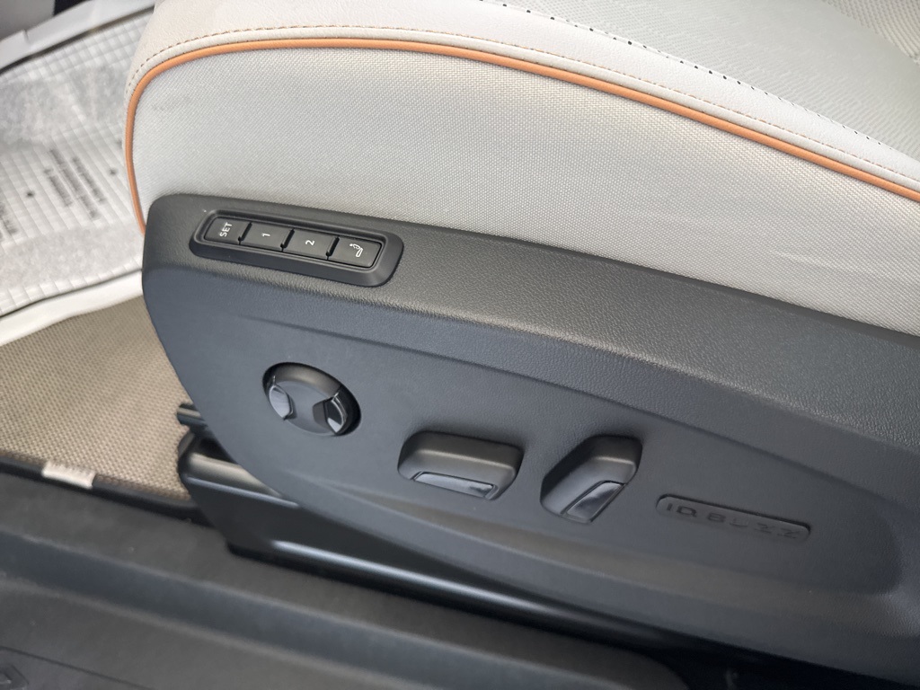 2025 Volkswagen ID. Buzz photo 10