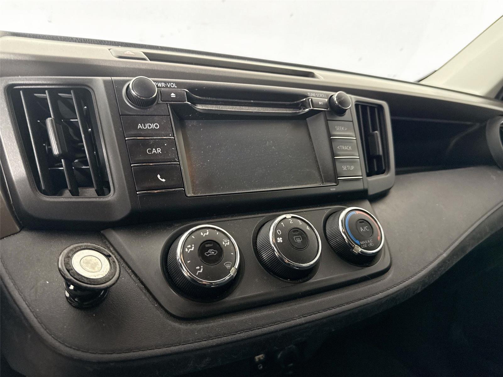 2017 Toyota RAV4 LE photo 11