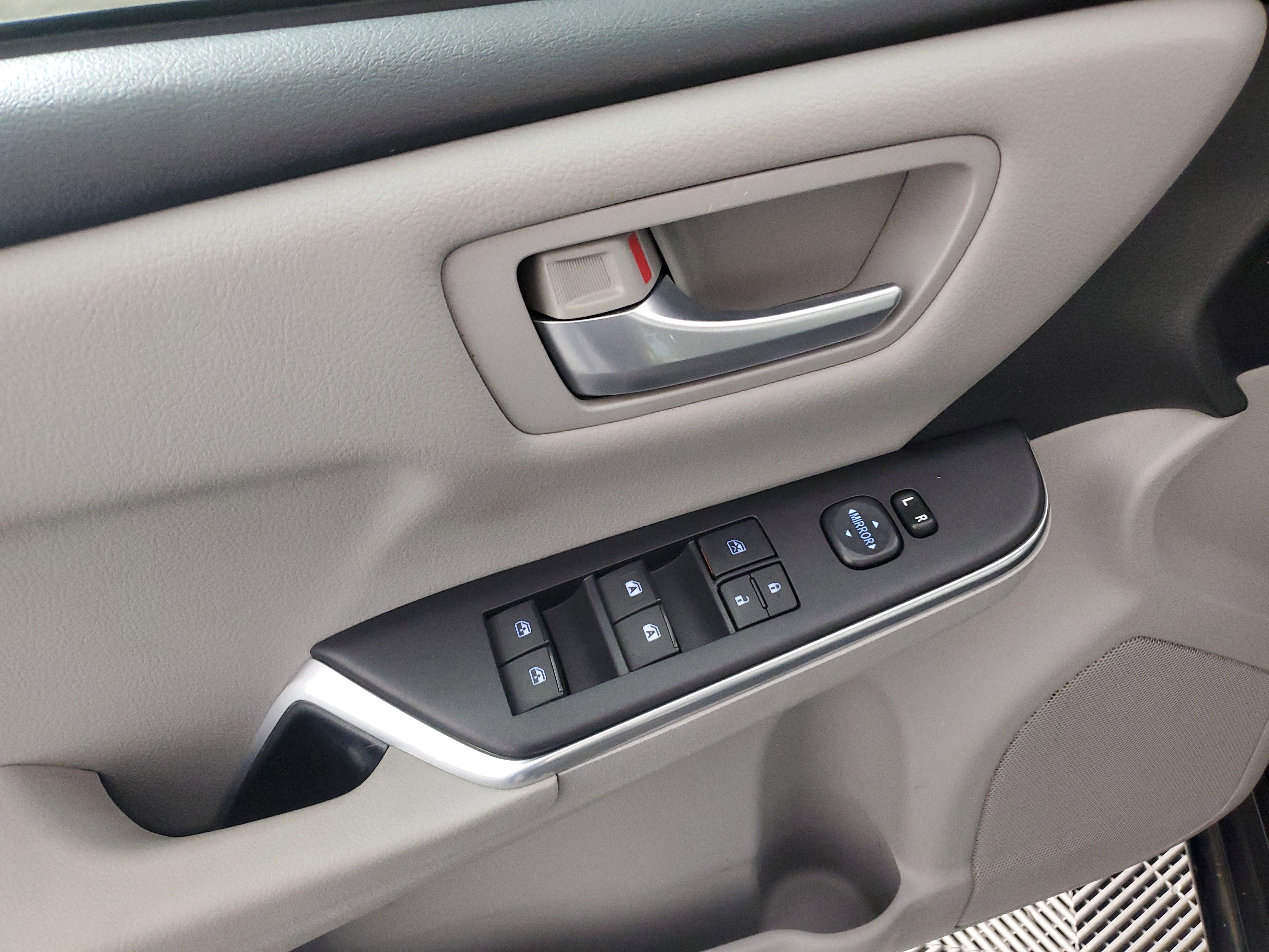 Used 2017 Parisian Night Pearl Toyota SE image 26