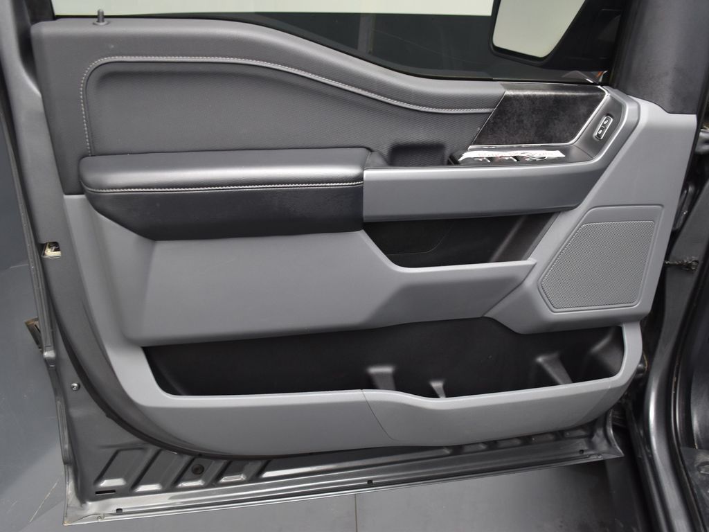 2021 Ford F-150 XLT photo 7