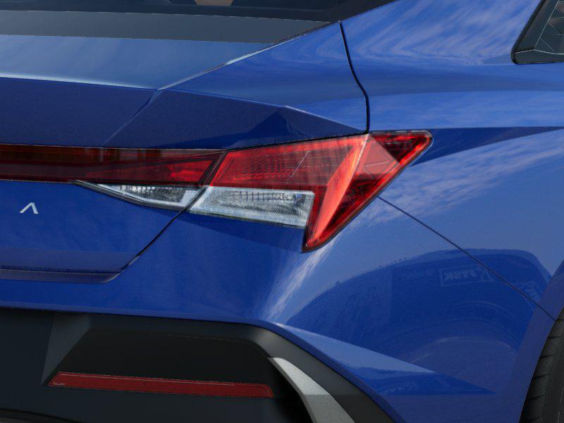 2025 Hyundai Elantra SEL Convenience photo 10