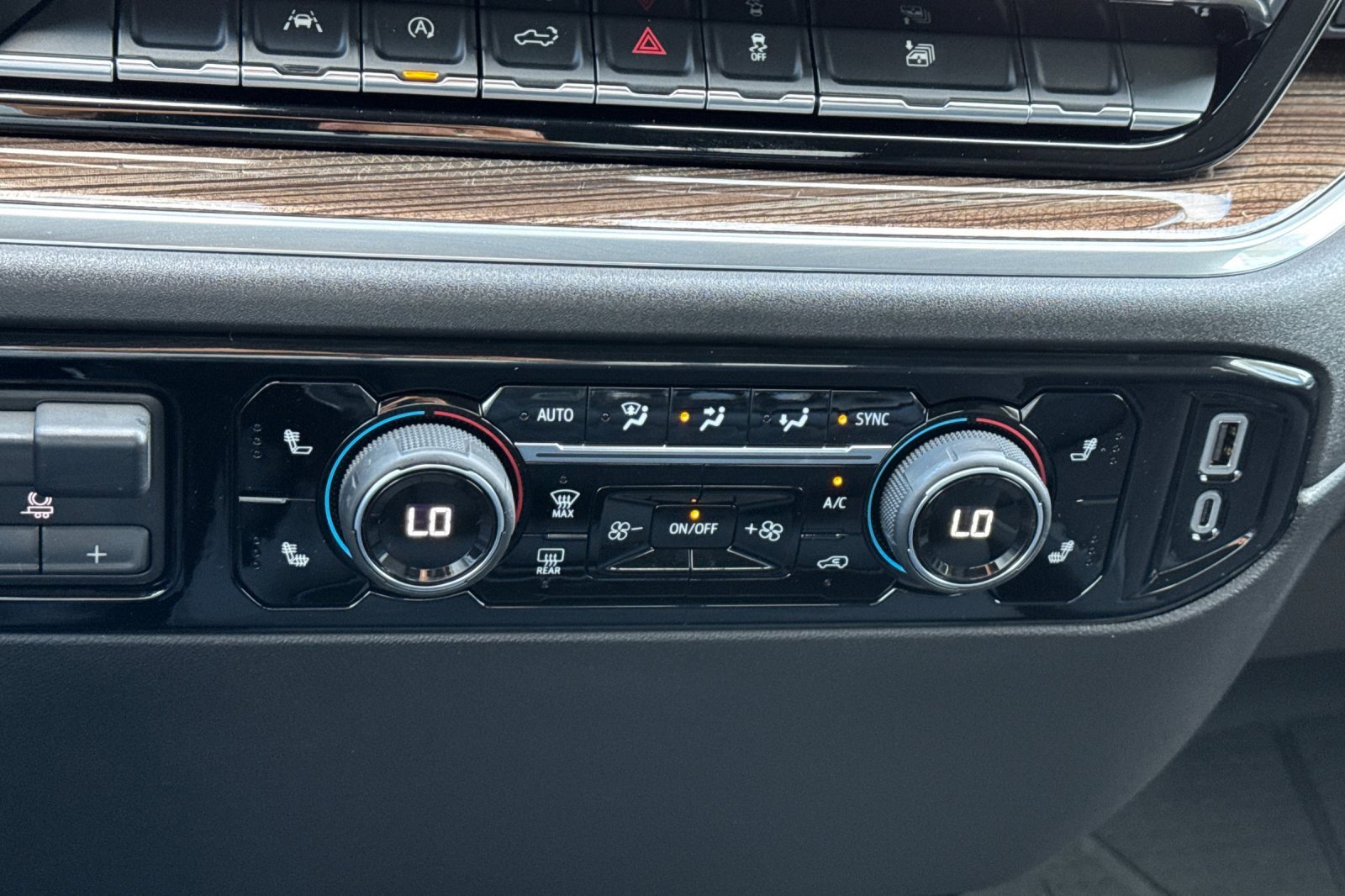 2025 Chevrolet Silverado 1500 LT photo 19