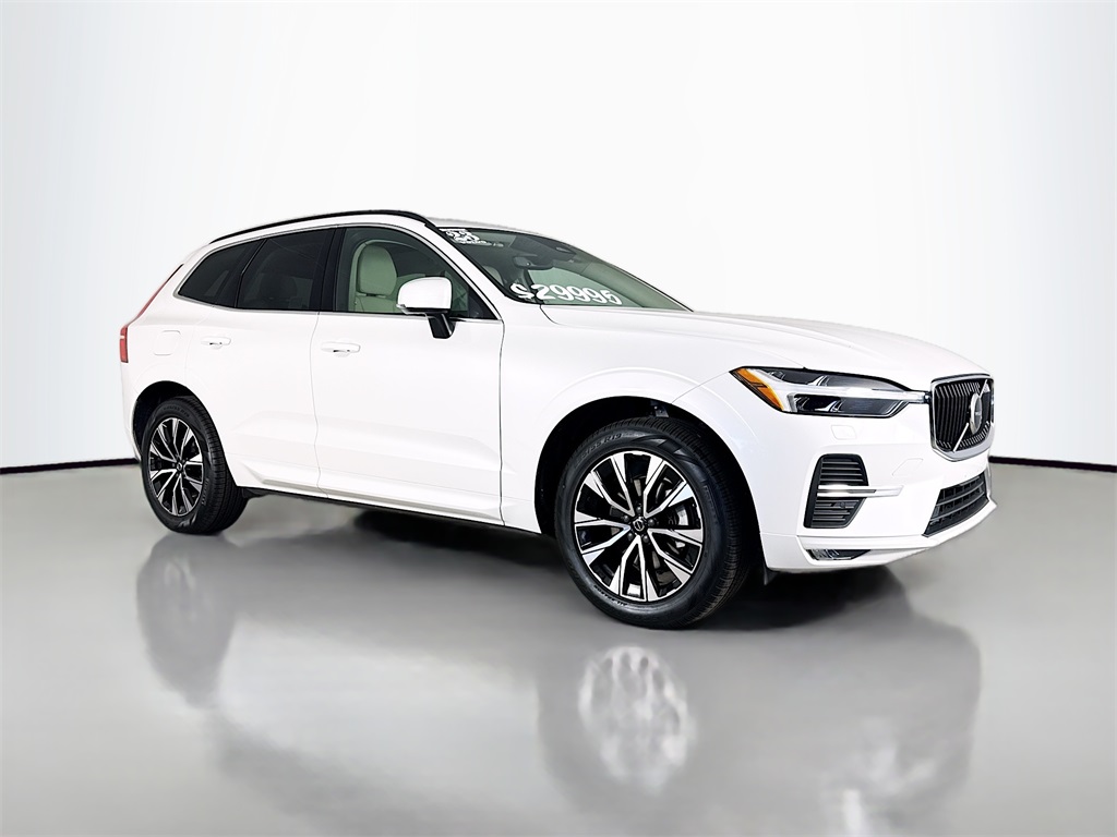 2023 Volvo XC60 Core's photo