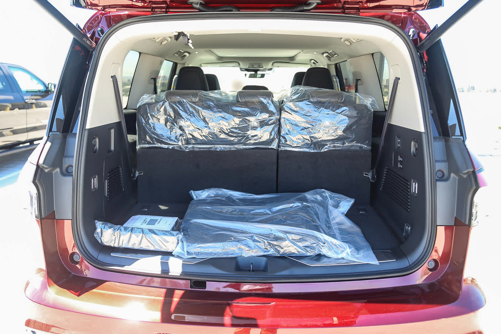 2025 Infiniti QX80 Luxe photo 12
