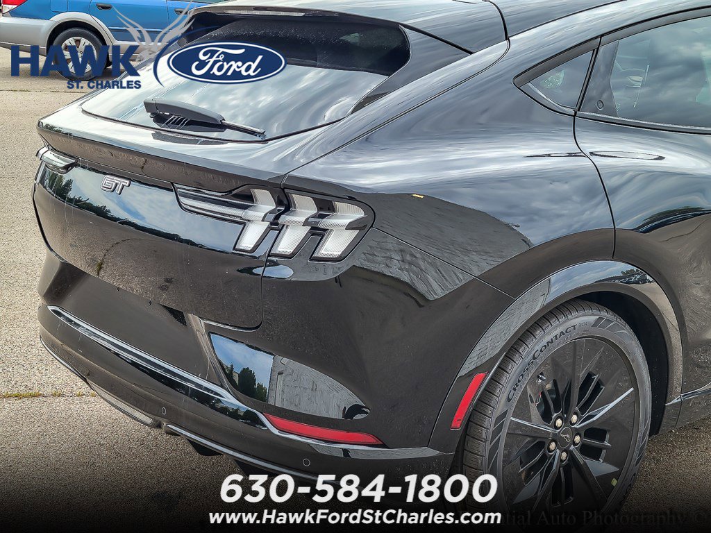 2025 FORD MUSTANG MACH-E - Image 4