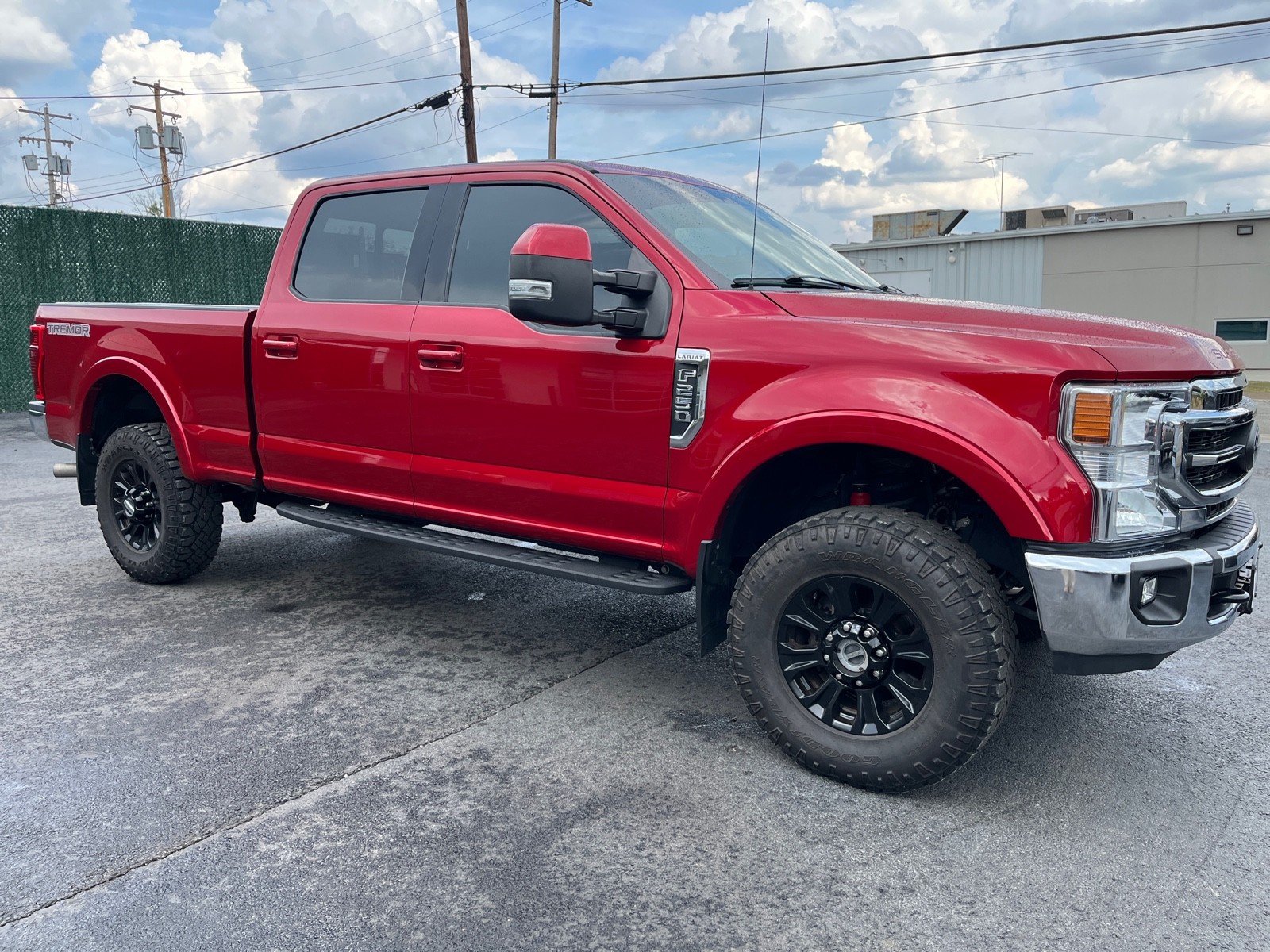 2021 Ford F-250 Lariat photo 2
