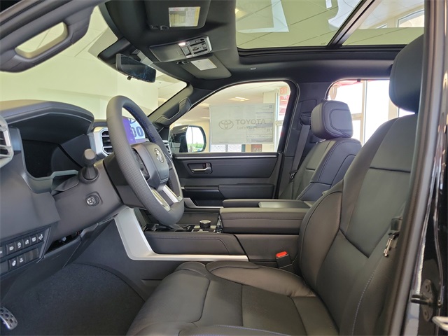 2025 Toyota Tundra Platinum CrewMax photo 14