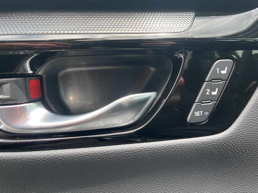 2026 Honda CR-V Sport Touring Hybrid photo 4