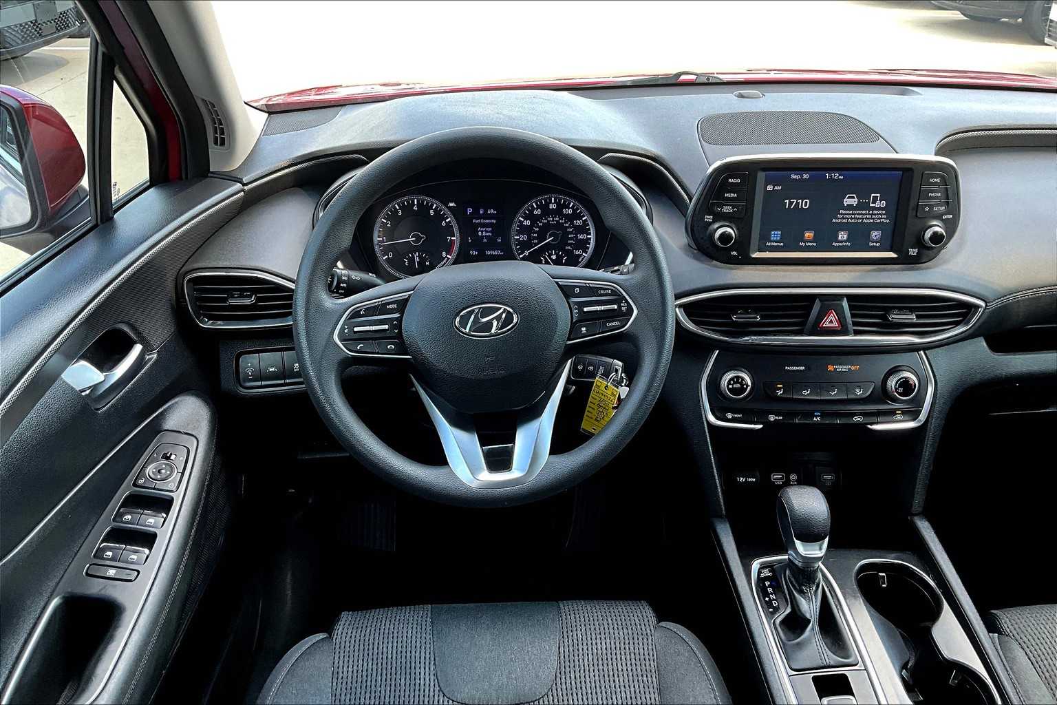 2020 Hyundai Santa Fe SE photo 5