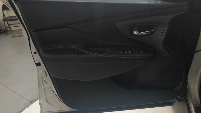 Used 2024 Brilliant Silver Metallic Nissan Platinum image 21