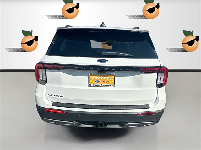 2025 Ford Explorer photo 4