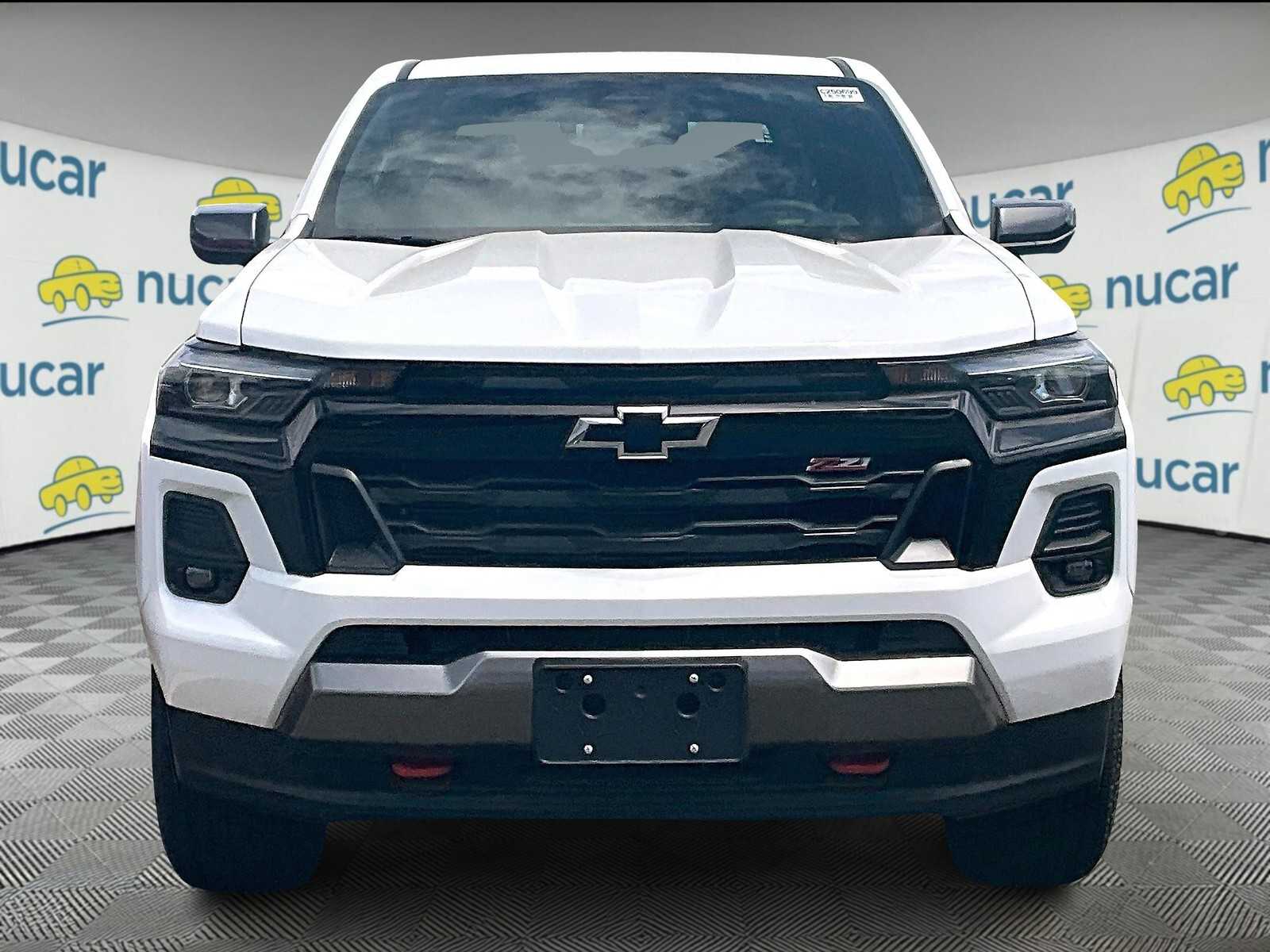 2025 Chevrolet Colorado Z71 photo 2