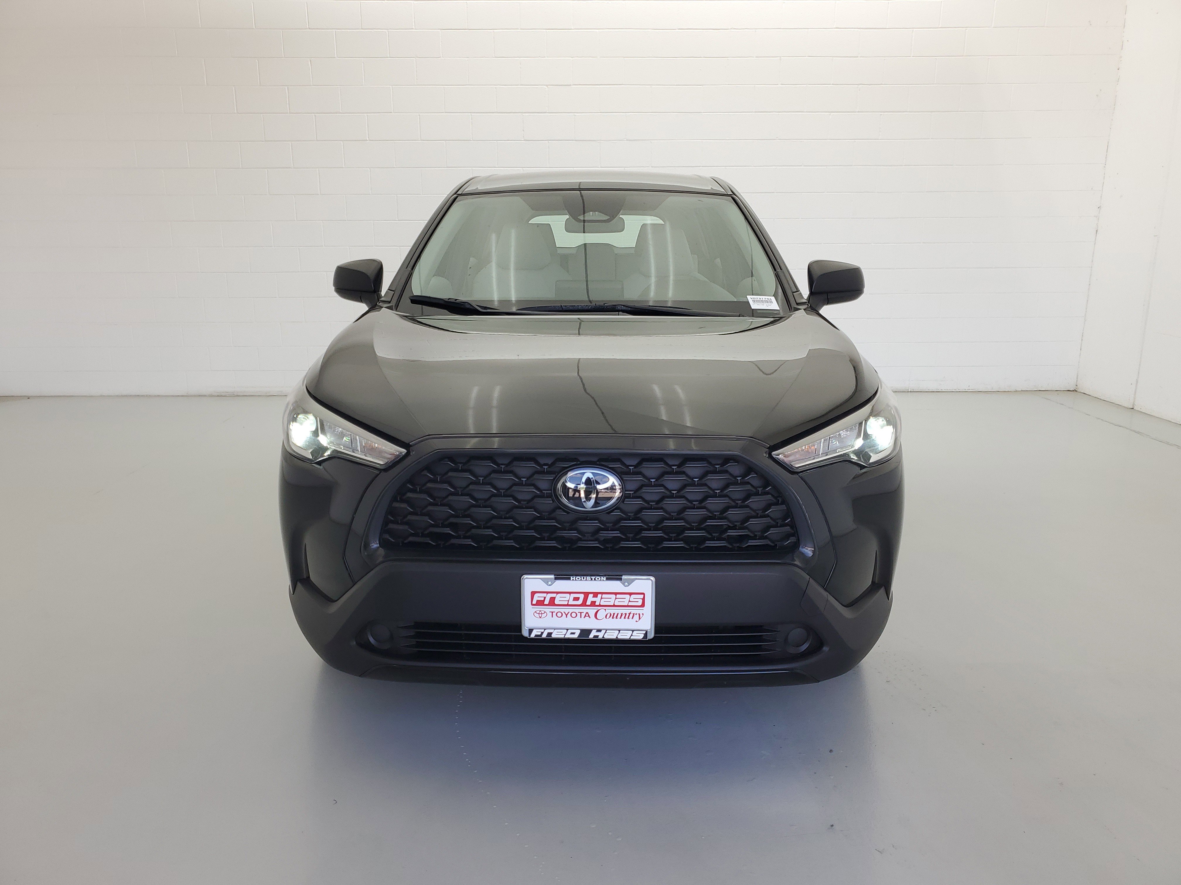 Used 2024 Toyota Corolla Cross L with VIN 7MUAAAAG6RV073179 for sale in Northfield, Minnesota