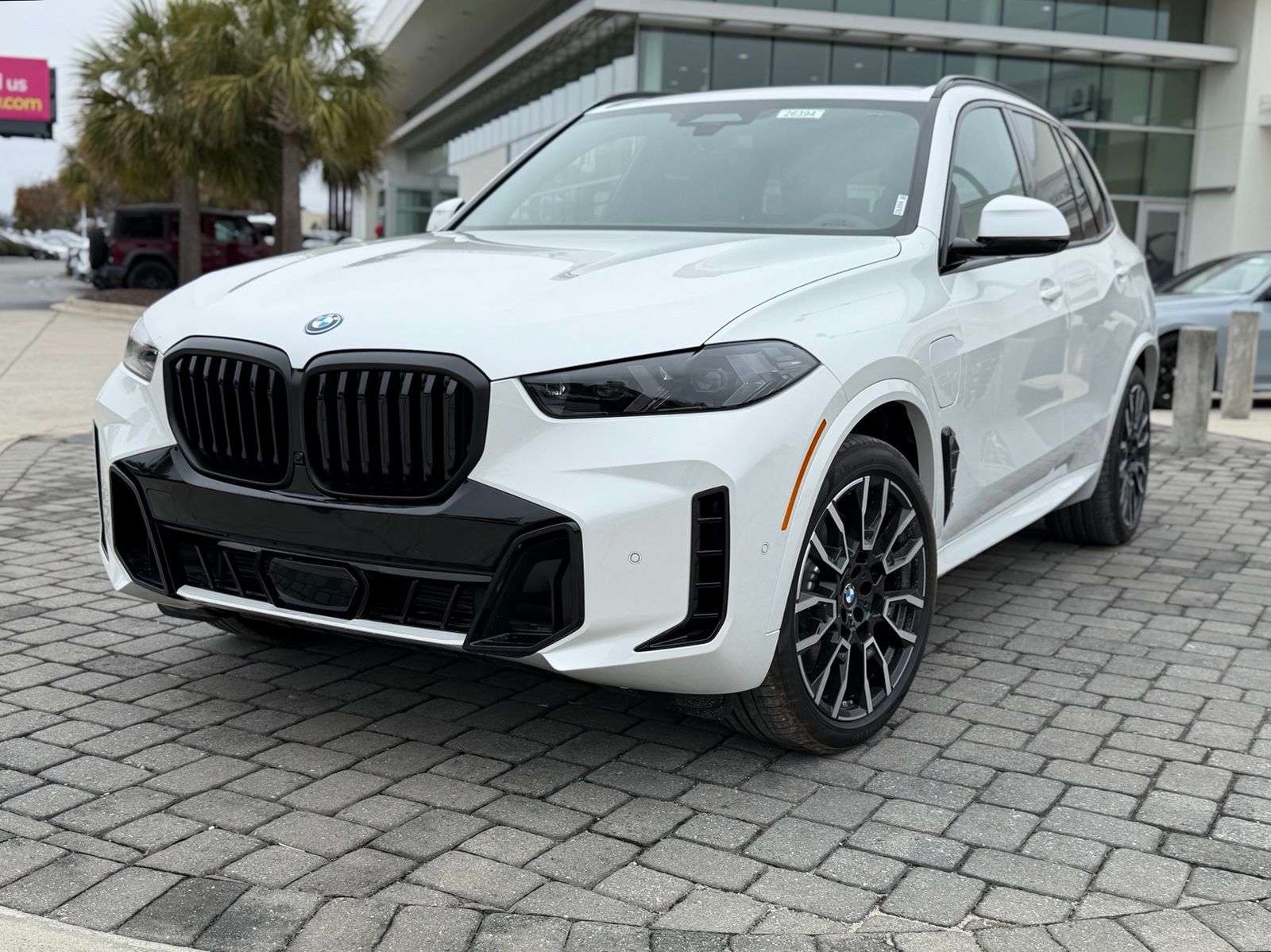 2026 BMW X5 50e's photo