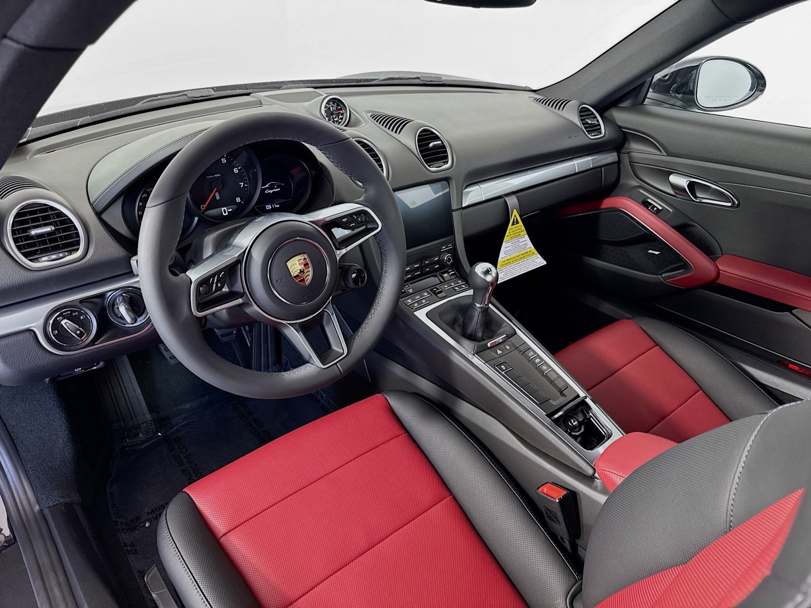 2025 Porsche Cayman photo 4