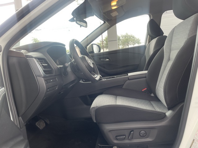 2023 Nissan Rogue SV photo 14