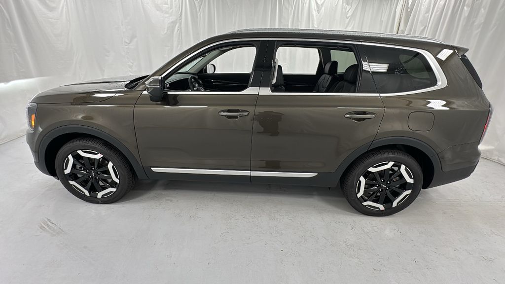 2025 Kia Telluride EX photo 5