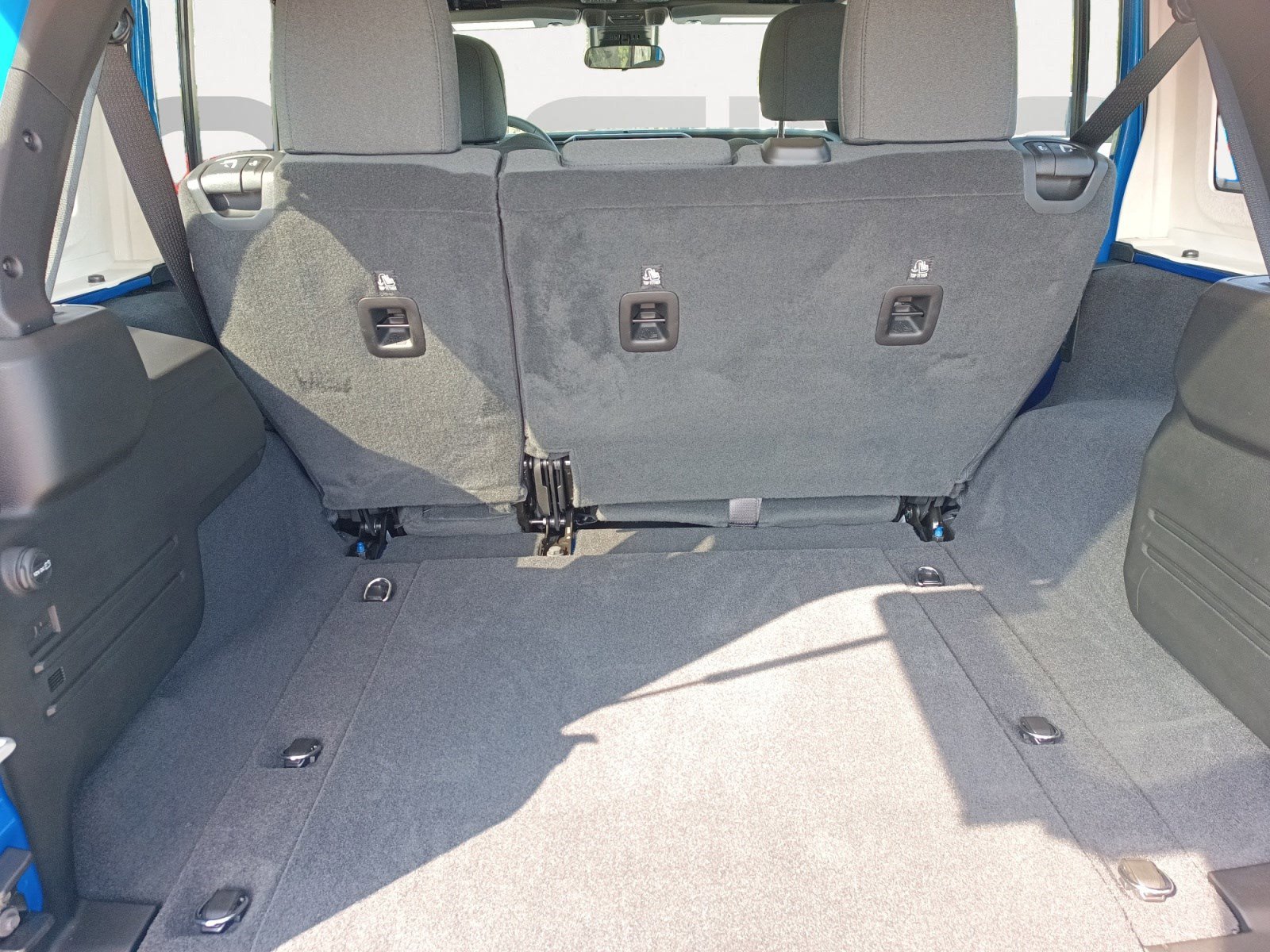 2025 Jeep Wrangler Rubicon photo 9