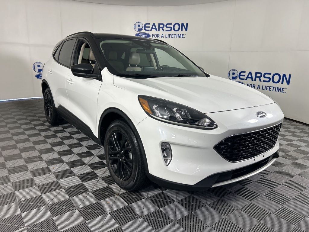 2020 Ford Escape SEL photo 3