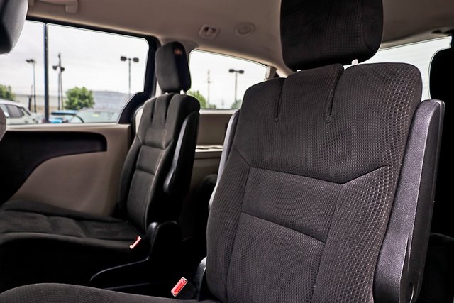 2016 Dodge Grand Caravan SE photo 9