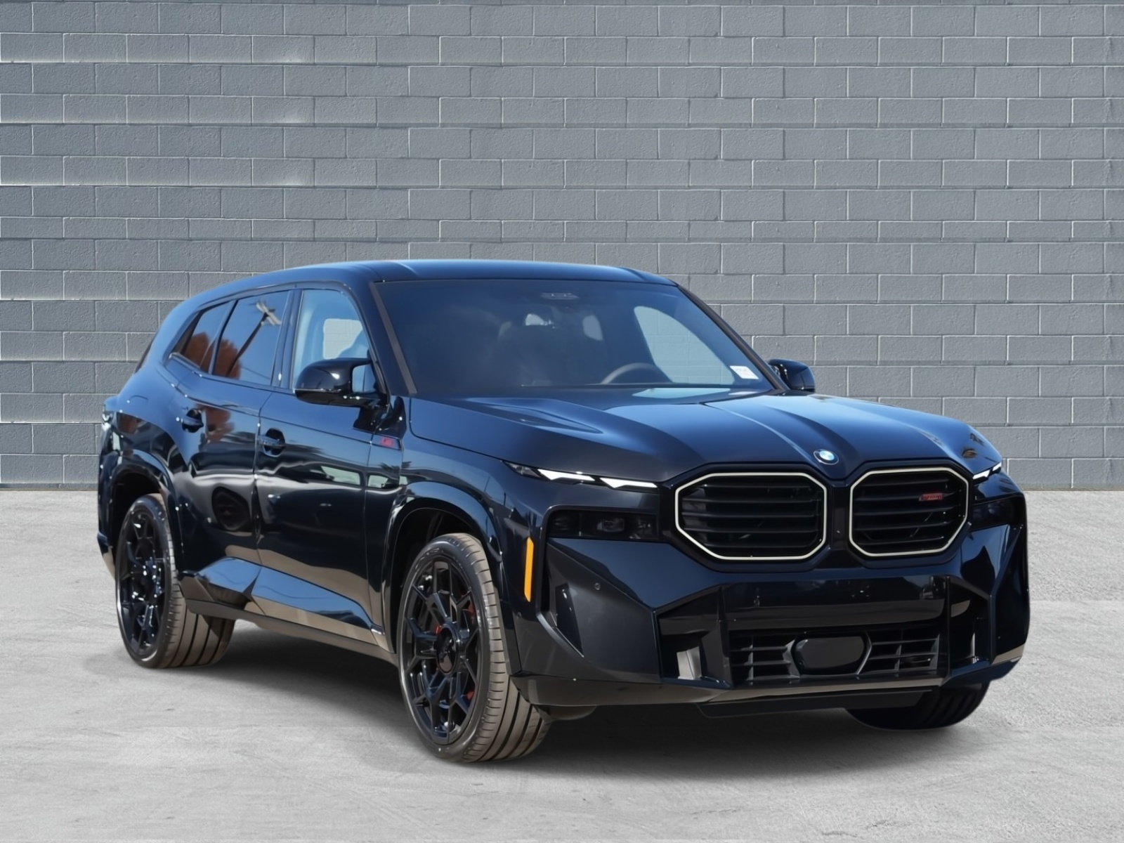 2026 BMW XM Base's photo