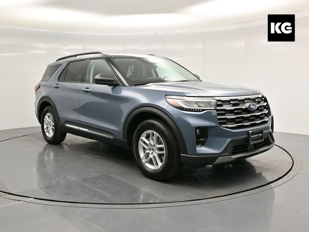2025 Ford Explorer Active's photo
