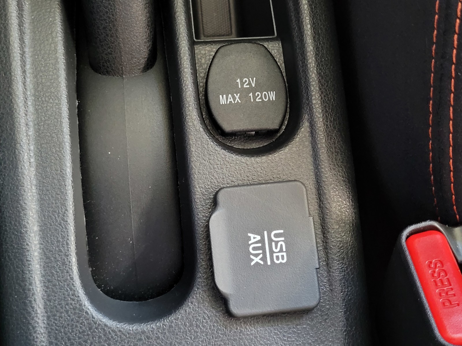 2015 Nissan Versa Note SR photo 13