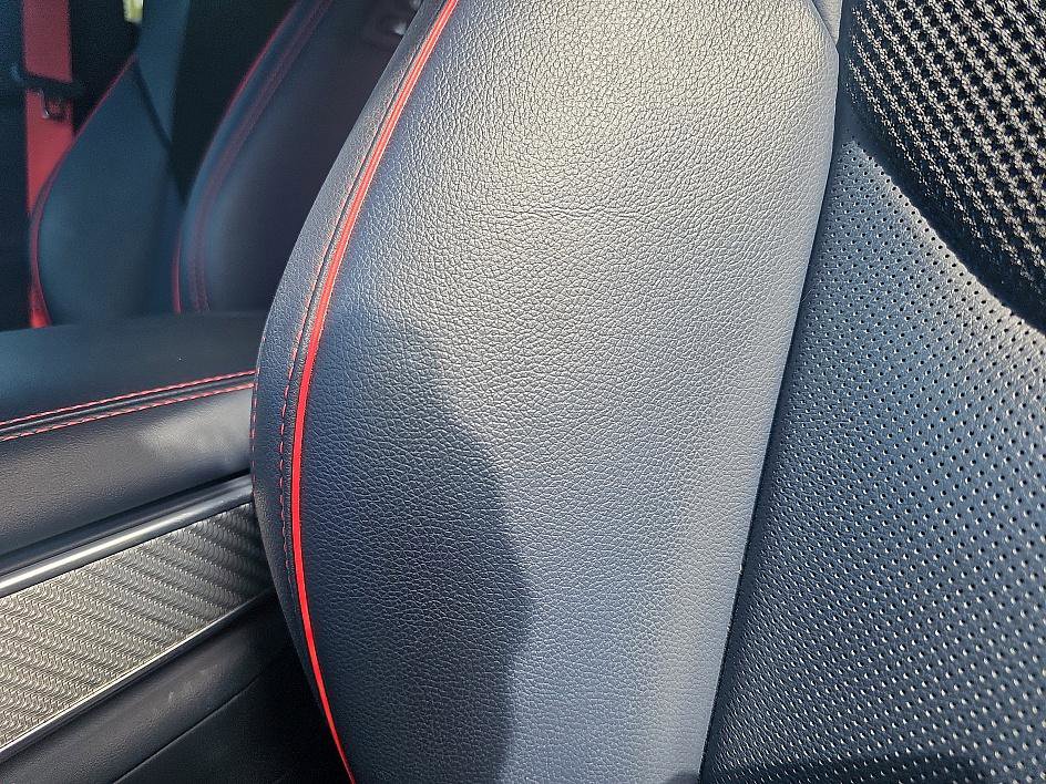 2023 Genesis GV70 2.5T Sport photo 15