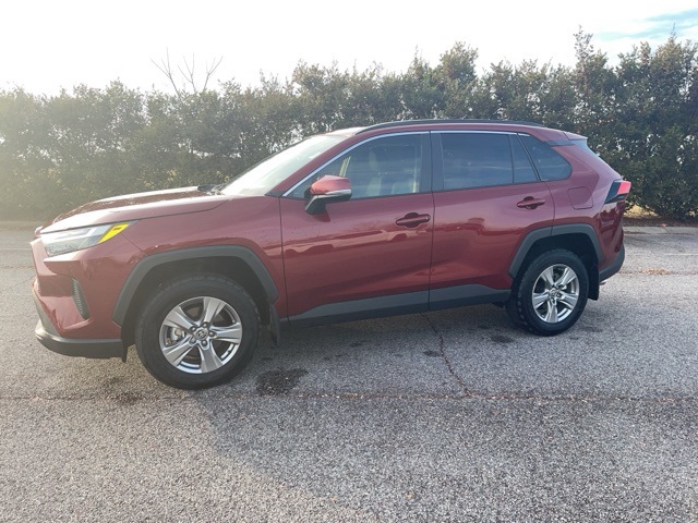 2024 Toyota RAV4 XLE photo 2
