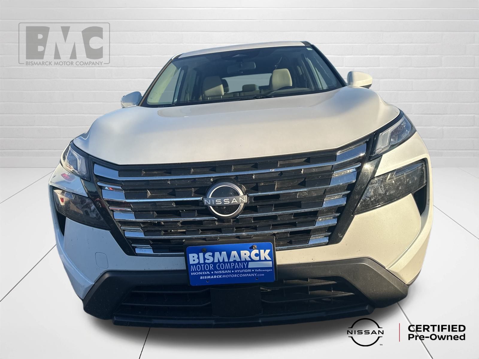 2025 Nissan Rogue SV photo 2