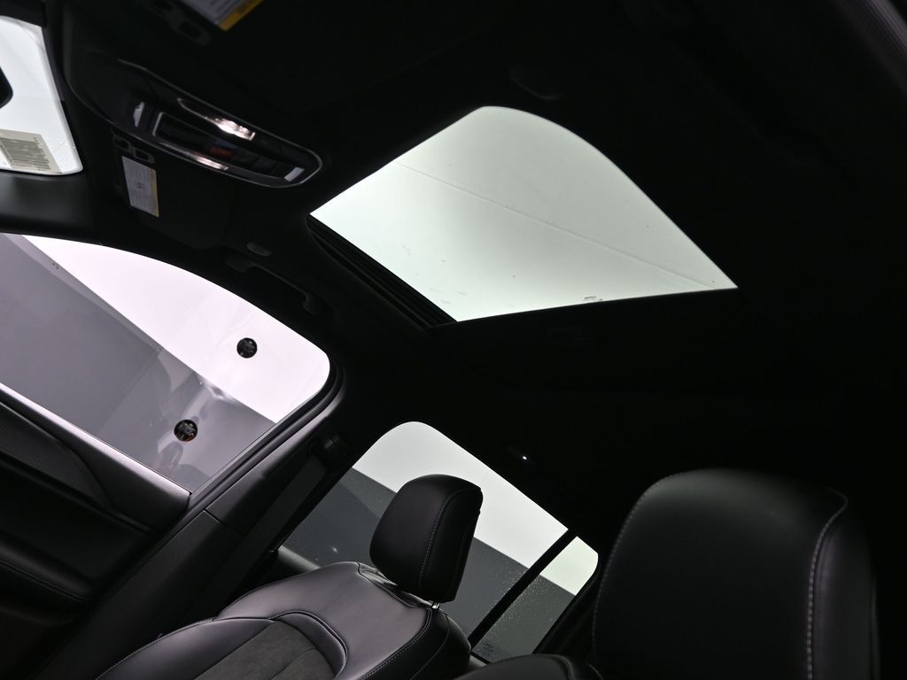 2025 Jeep Grand Cherokee Altitude photo 16