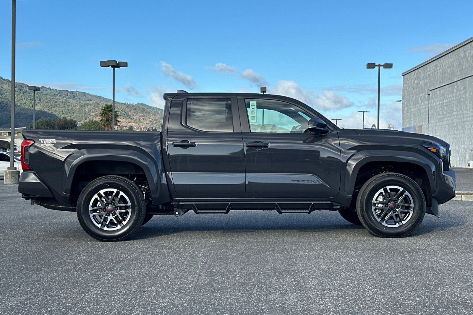 2025 Toyota Tacoma TRD Sport 4x4 Double Cab photo 3
