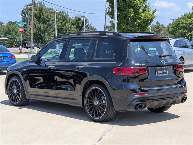 2025 Mercedes Benz GLB 35 AMG 4MATIC photo 3