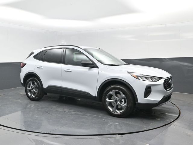 2026 Ford Escape ST-Line photo 2