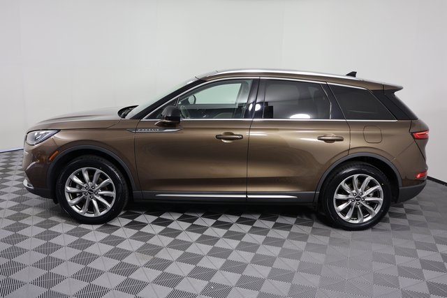 2022 Lincoln Corsair Standard photo 5