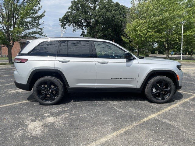 2025 Jeep Grand Cherokee Limited's photo