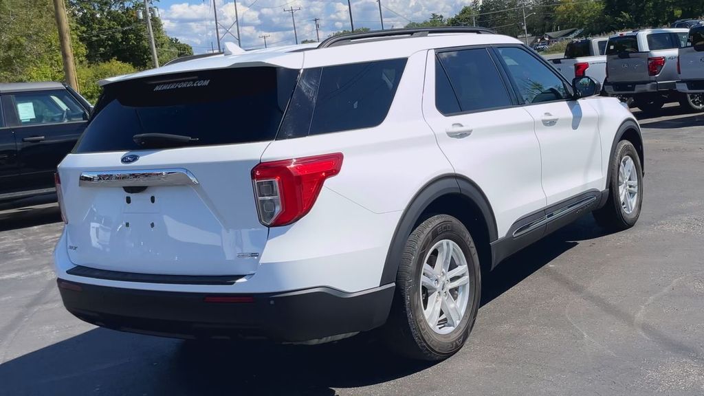 2020 Ford Explorer XLT photo 3