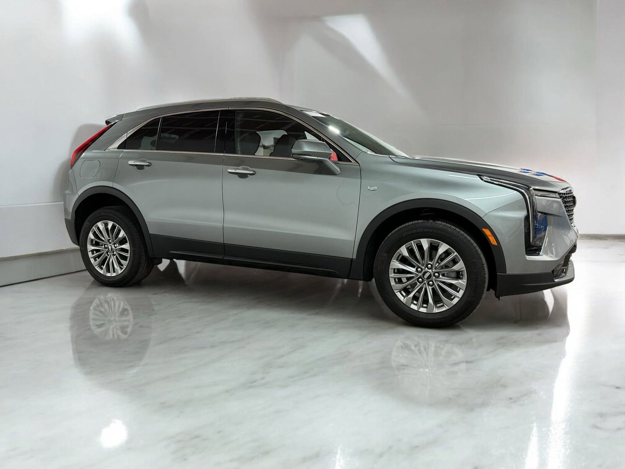 2025 Cadillac XT4 Premium Luxury photo 6