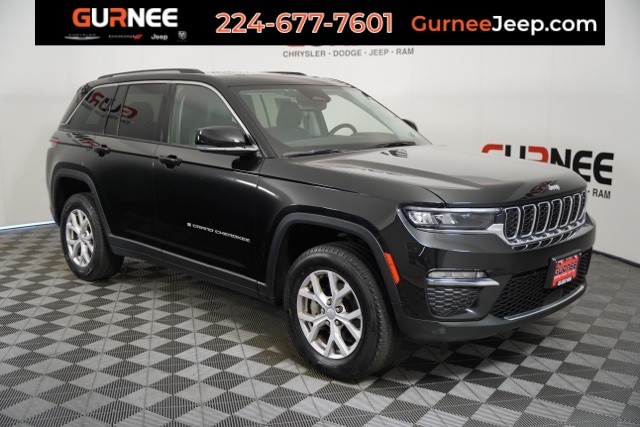 PRE-OWNED 2022 JEEP GRAND CHEROKEE LIMITED WITH NAVIGATION & 4WD