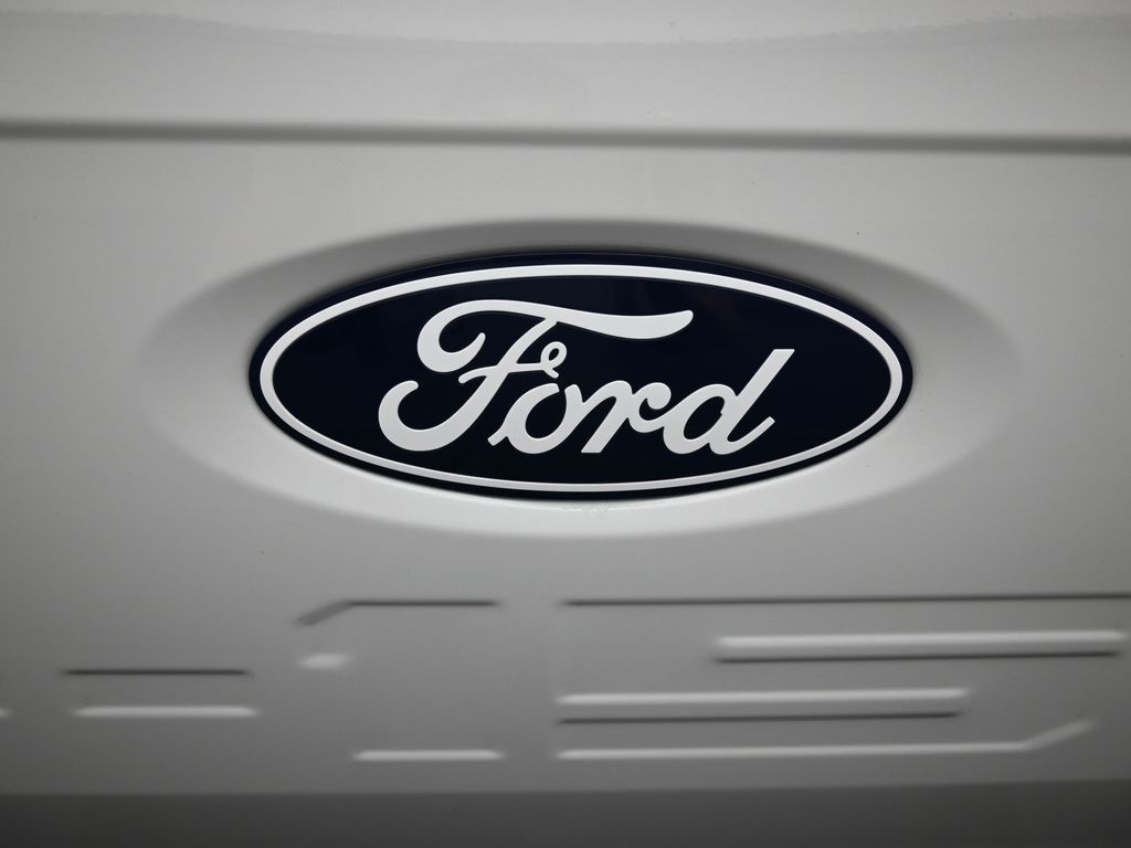 2025 Ford F-150 Lariat photo 9