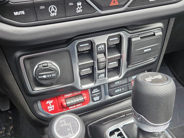 2025 Jeep Wrangler Rubicon photo 24