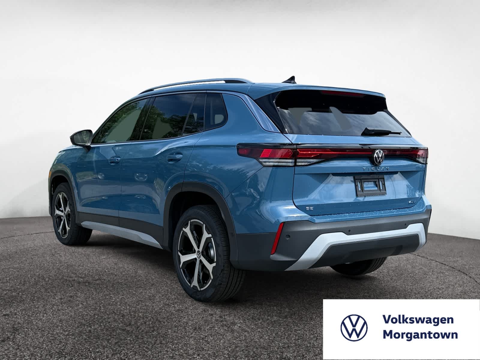 2025 Volkswagen Tiguan SE photo 3