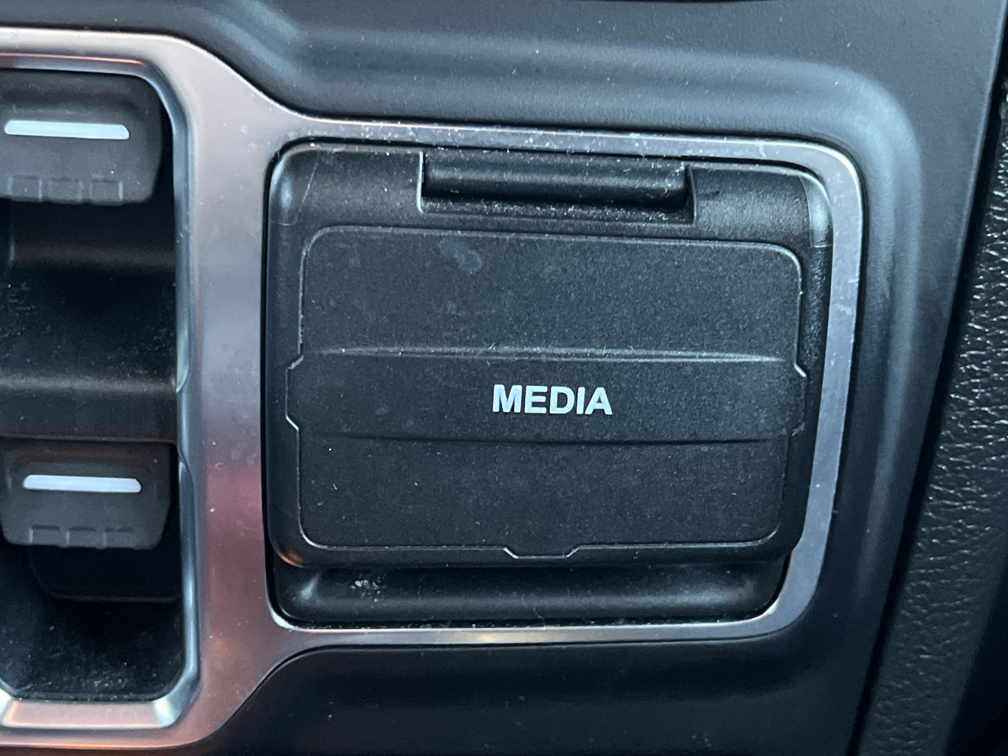 2020 Jeep Wrangler Unlimited Sahara photo 4