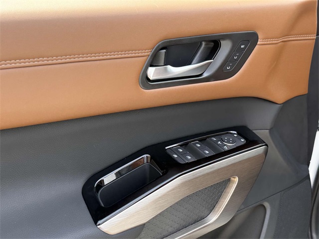2025 Nissan Pathfinder Platinum photo 26