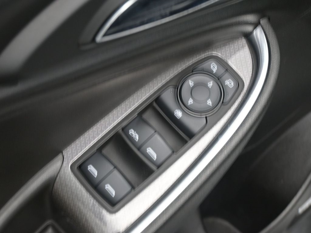 2018 Chevrolet Malibu 1LT photo 17