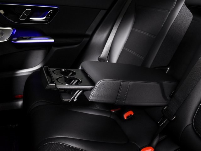 2026 Mercedes Benz GLC 300 photo 31