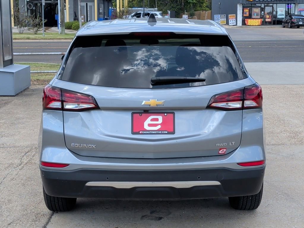 2024 Chevrolet Equinox LT photo 3